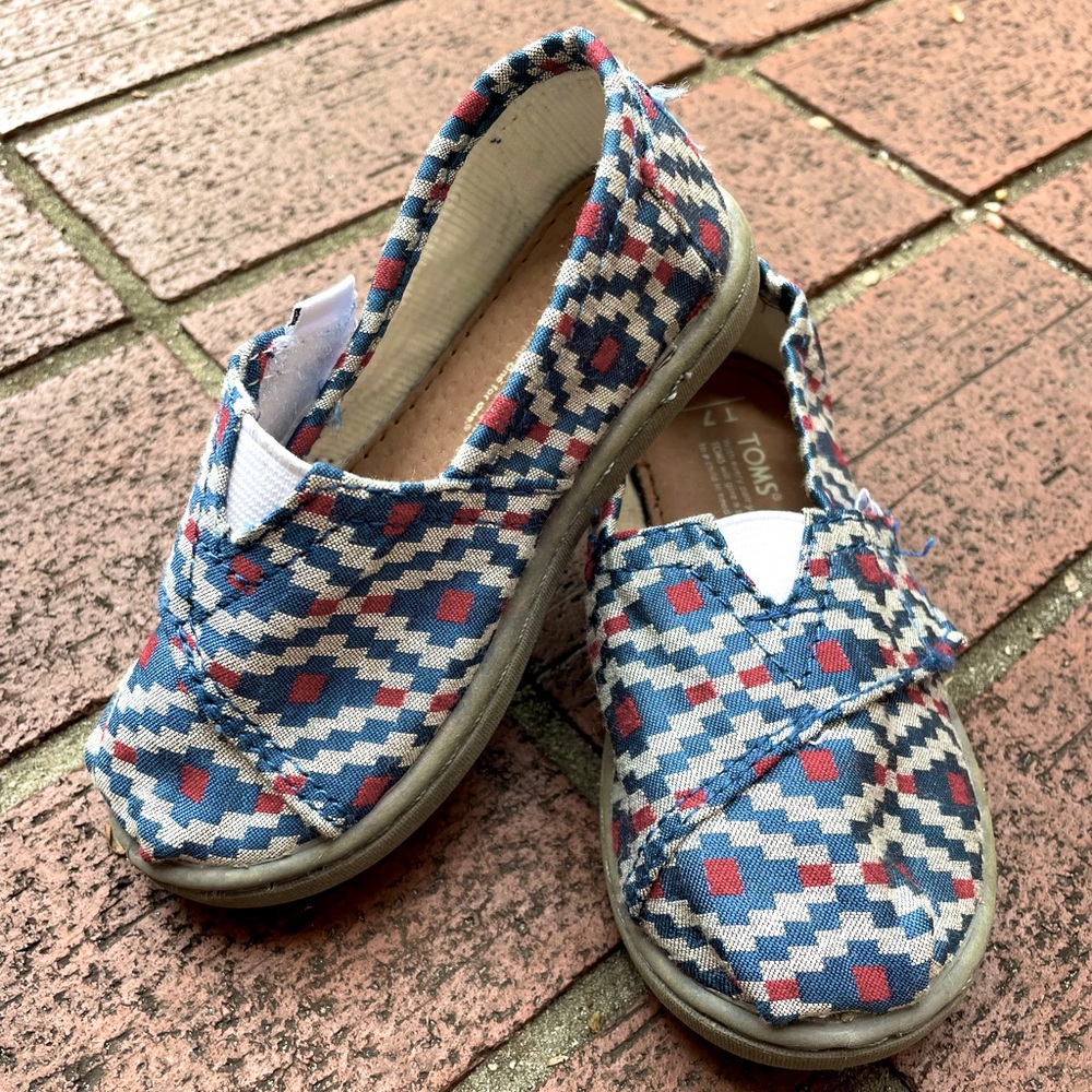 TOMS toddler shoes